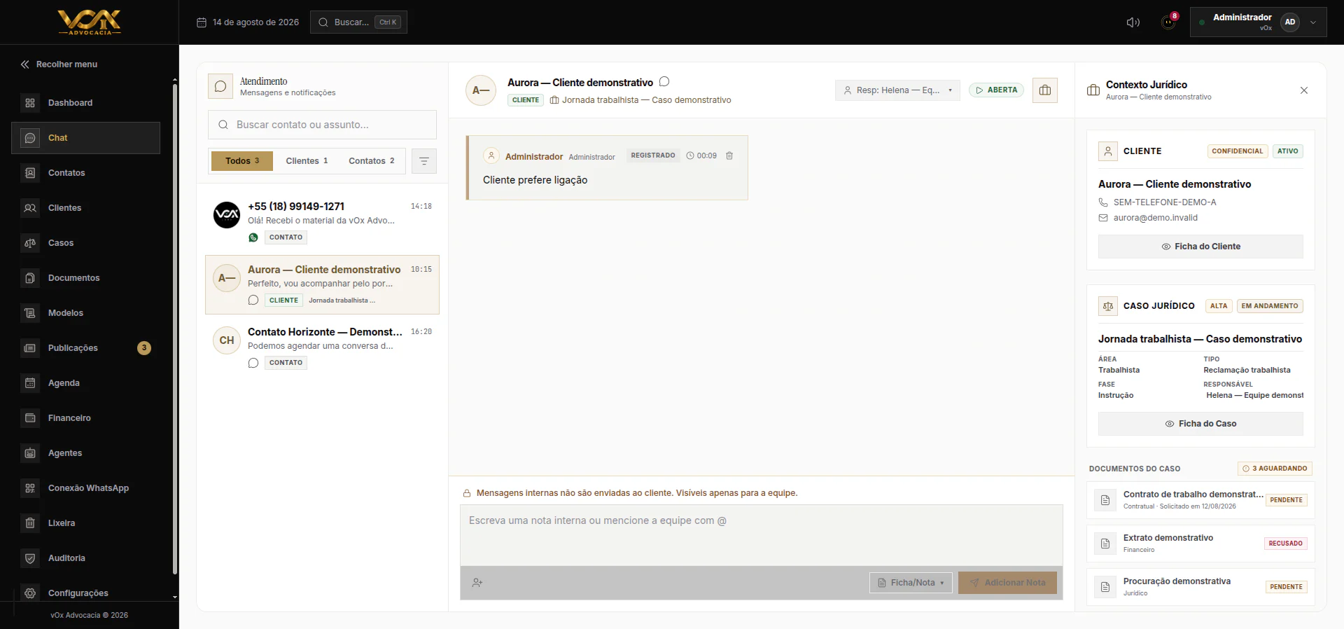 Chat do vOx com conversa aberta e painel de Contexto Jurídico visível.